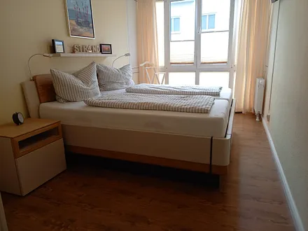 Schlafzimmer 1