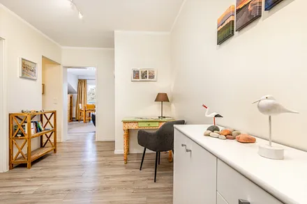 Der Flur mit Garderobe.