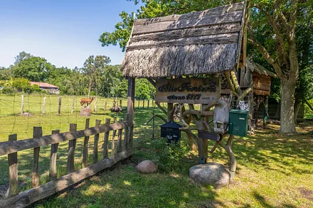 Die Hofeinfahrt der Alten Försterei.