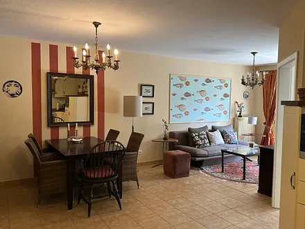 Wohnzimmer, Sitzecke / Schlafsofa 