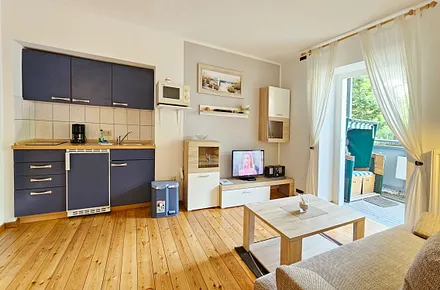 Küchenzeile, Flat-TV, Radio