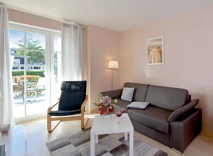 Wohnbereich mit angrenzender Terrasse