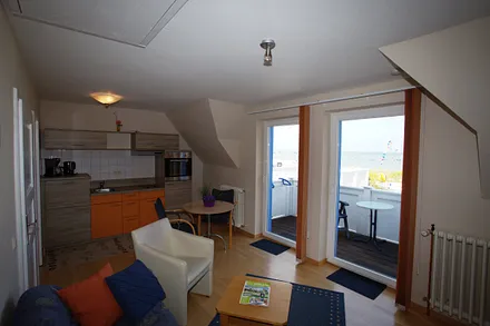 das Appartement 4 mit Essecke und Küchenzeile