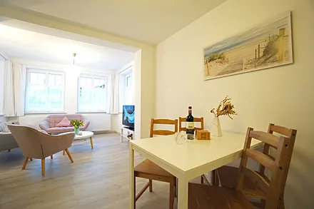 Esstisch im Wohnzimmer