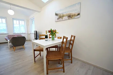 Esstisch im Wohnzimmer