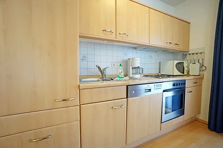 voll ausgestattete Küchenzeile