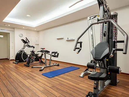 Der Fitnessraum im Haus (kostenfrei).
