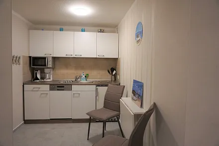 Küche mit Esstisch, klappbar