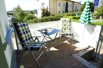 gemütliche Terrasse am Wohnzimmer