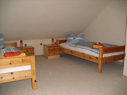 2. Schlafzimmer ( Kinderzimmer )