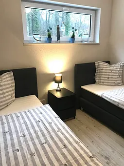 Schlafzimmer mit 2 Einzelbetten