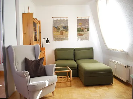 Blick vom Essplatz zur Sitzlandschaft