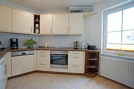 voll ausgestattete Küchenzeile