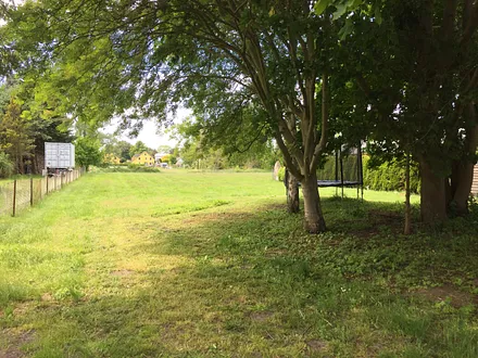 weitläufiges Gelände