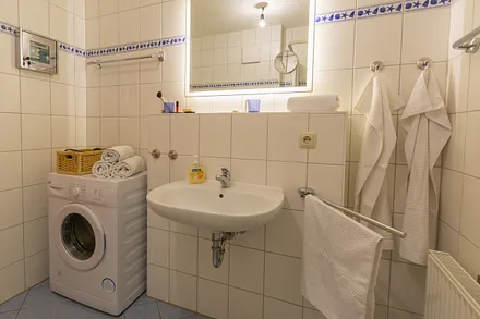 Geräumiges Badezimmer