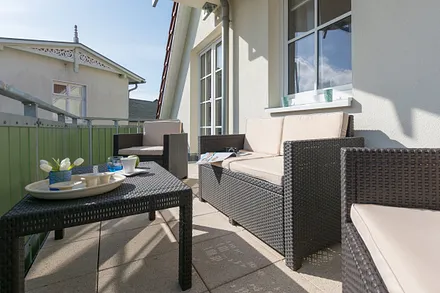 Der erste Kaffee in der Morgensonne