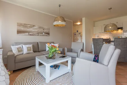 Moderne, helle und freundliche Einrichtung