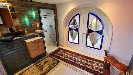 Bad mit separater Dusche und WC