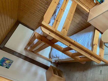 Kinderzimmer mit Doppelstockbett