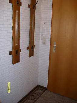 Eingangstür und  Flurgarderobe