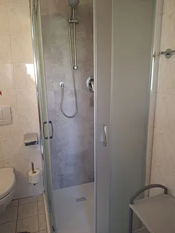 Blick zur neuen Dusche