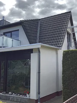 Über die Treppe rechts gelangen Sie in die Ferienwohnung