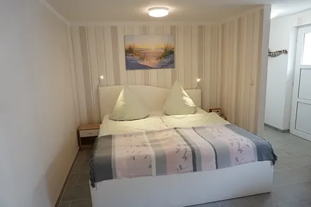 Doppelbett mit Komforthöhe, Breite 1,80m