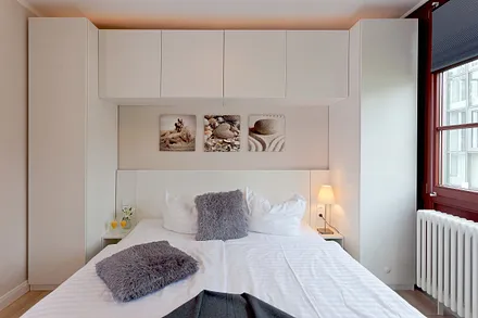 Schlafzimmer mit Doppelbett