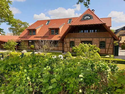 Gebäudeansicht von der Ostseeseite