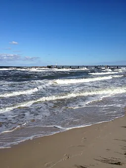 Nordstrand mit Seebrücke
