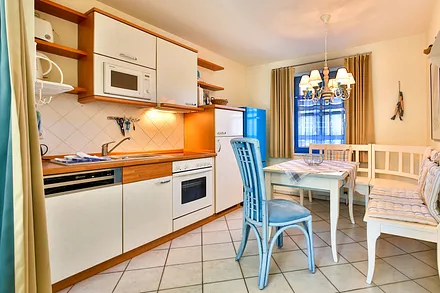 Küche mit Essbereich