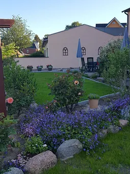 Terrasse mit Garten