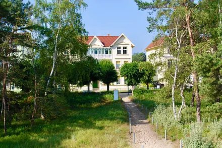 Blick vom Strand zum Haus