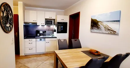 Küchenzeile mit Essplatz 