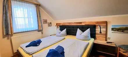 Schlafzimmer mit TV 