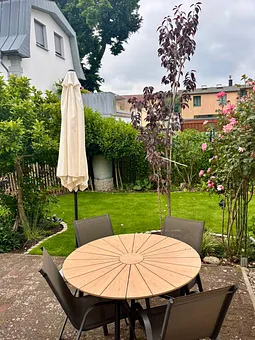 Terrasse mit Gartenblick