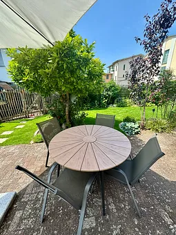 Terrasse mit Gartenblick