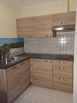 Küche mit Geschirrspüler