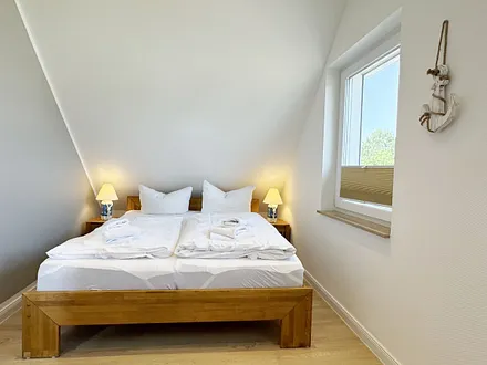 2. Schlafzimmer mit Doppelbett