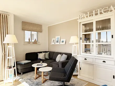 Wohnbereich mit gemütlicher Couch