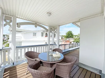 bestuhlte Dachterrasse