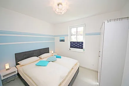 2. Schlafzimmer mit Doppelbett