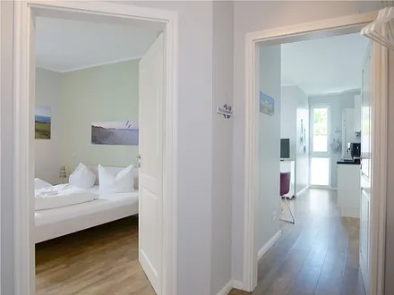 Villa Antje Whg. 05 Flur mit Blick Schlafzimmer und Wohnzimmer