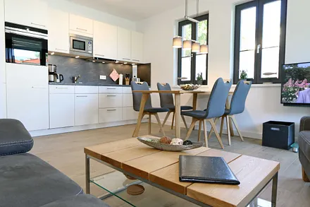 Blick zur Küche von der Couch