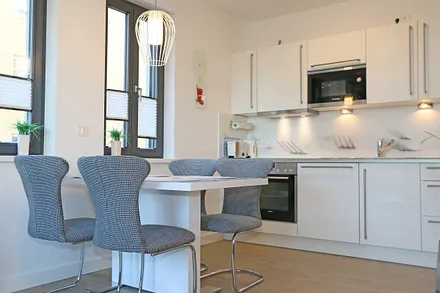 Küchenzeile mit Backofen