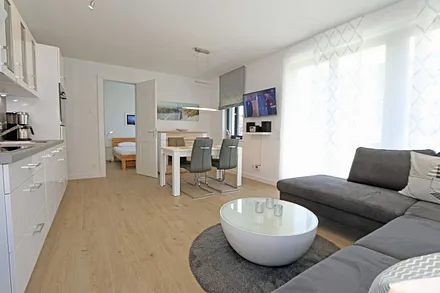 Wohnzimmer mit Blick zum Esstisch