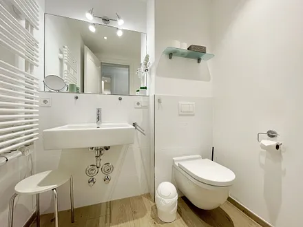 1. Bad mit Dusche