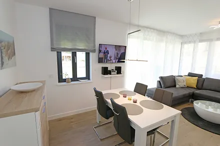 Wohnzimmer mit Esstisch