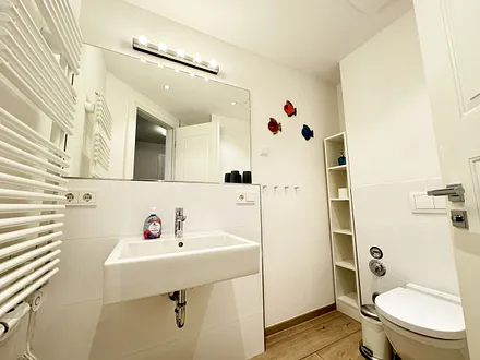 Strandvilla Andrea WE 07 - 1. Duschbad mit Waschtisch