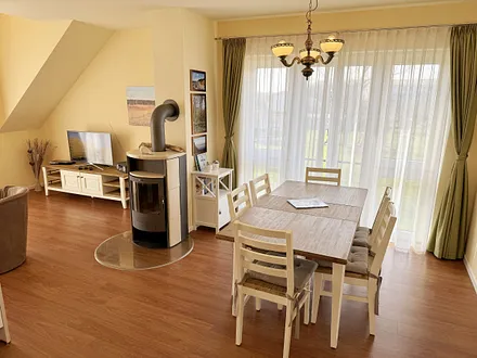 Esstisch mit Stühlen